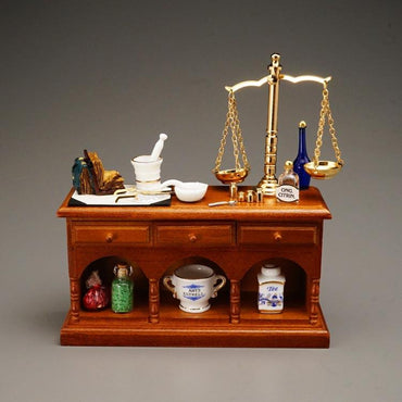 Apothecary counter with deco, reuters