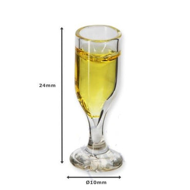 2 glasses of champagne