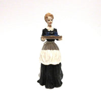 Dame med kaffe-servering Resin