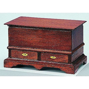 Chippendale linen chest KIT ubh.