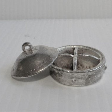 Skål m/ 4 rum + låg UMALET metal