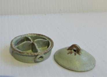 Skål m/ 4 rum + låg UMALET metal