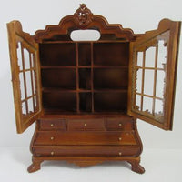 Rococo cabinet, valnød æte glas, stuer = 1:144