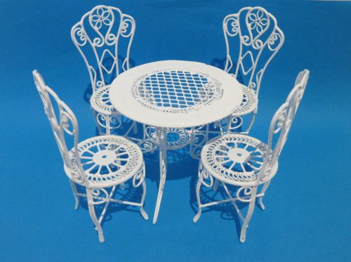 Have- udestuesæt bord + 4stole, ialt 5 dele - hvidt