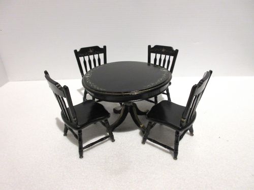 Kinesisk håndmalet Bespaq spisebord + 4 stole