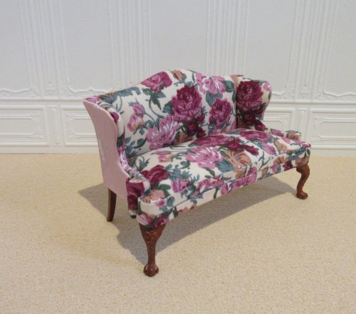 Sofa med rose-stof