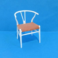 Wishbone chair hvid m/ gammelrosa sæde