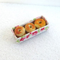 Stofkurv med donuts