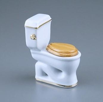 Toilet, hvidt m/ guld strib