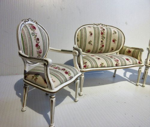 Sofa + 2 stole med armlæn elfenbensf. + guld, stof m/roser